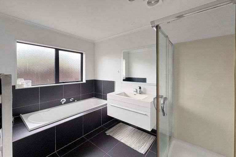 Photo of property in 35 Whitney Place, Rototuna North, Hamilton, 3210