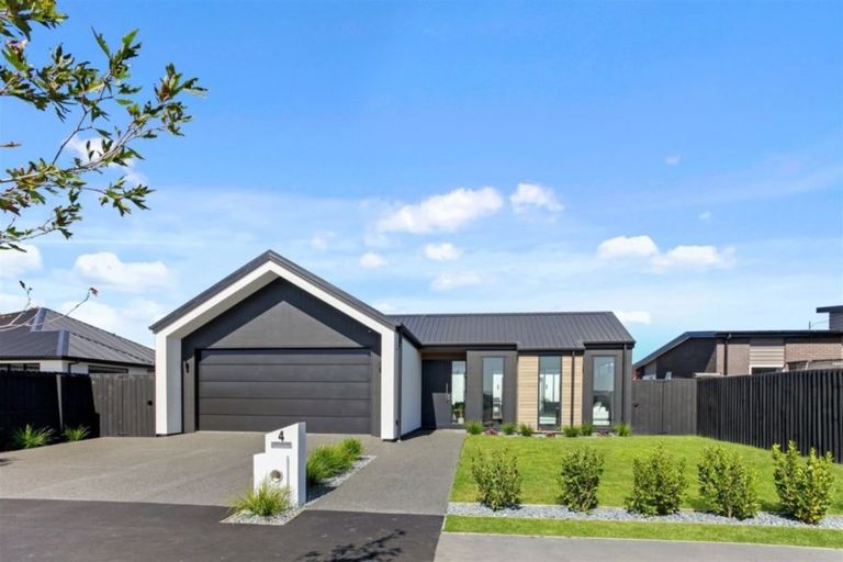 Photo of property in 4 Mckerrow Street, Marshland, Christchurch, 8083