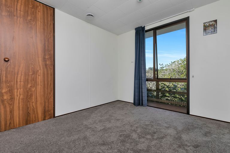 Photo of property in 2/109 Oreil Avenue, West Harbour, Auckland, 0618