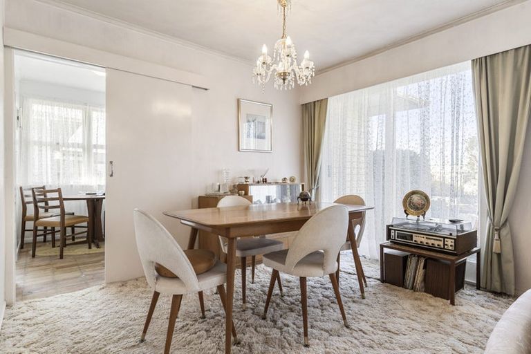 Photo of property in 11 Palmer Avenue, Glen Eden, Auckland, 0602