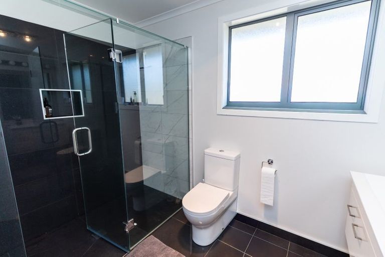 Photo of property in 21/27 Whites Line West, Woburn, Lower Hutt, 5010