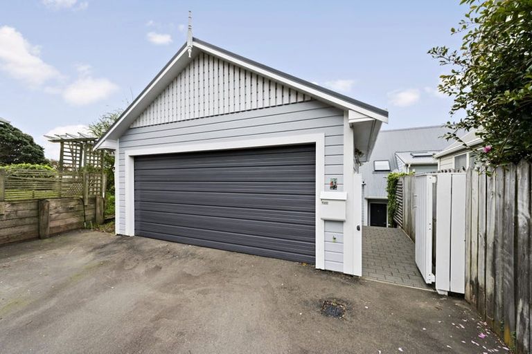 Photo of property in 41 Mana Street, Vogeltown, Wellington, 6021