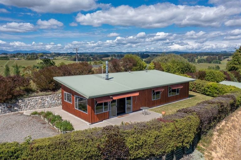 Photo of property in 335 Old Coach Road, Upper Moutere, 7173