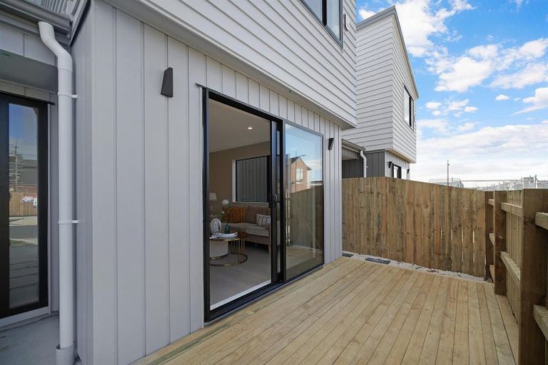 Photo of property in 105 Kairakau Street, Papakura, 2110