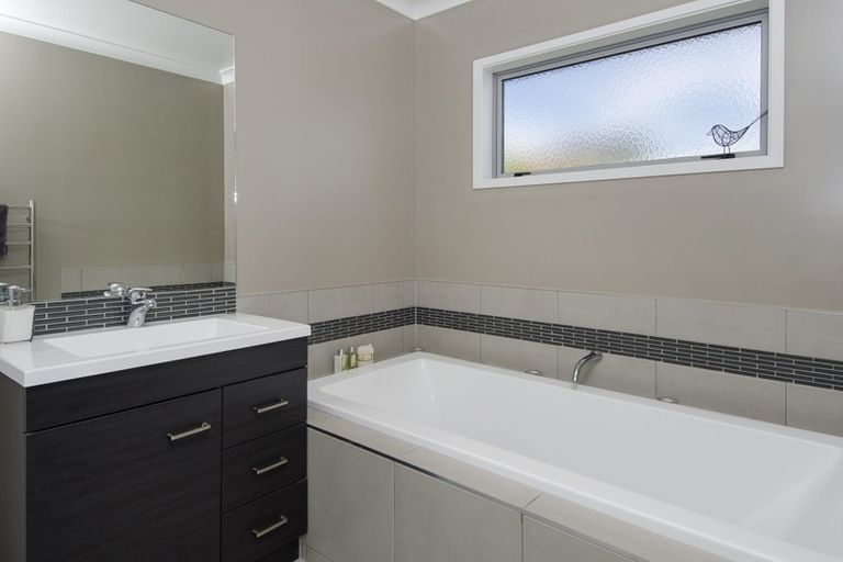 Photo of property in 120 Castlewold Drive, Bethlehem, Tauranga, 3110