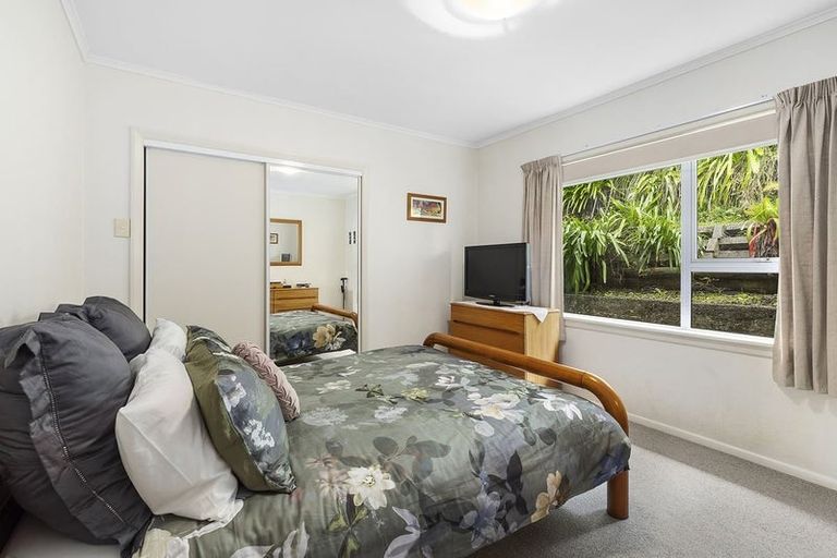 Photo of property in 9 Hampton Hill Road, Tawa, Wellington, 5028