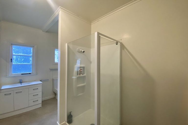 Photo of property in 1/227 Onewa Road, Birkenhead, Auckland, 0626