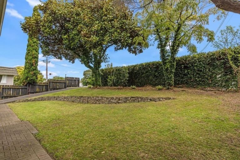 Photo of property in 127 Forrest Hill Road, Forrest Hill, Auckland, 0620