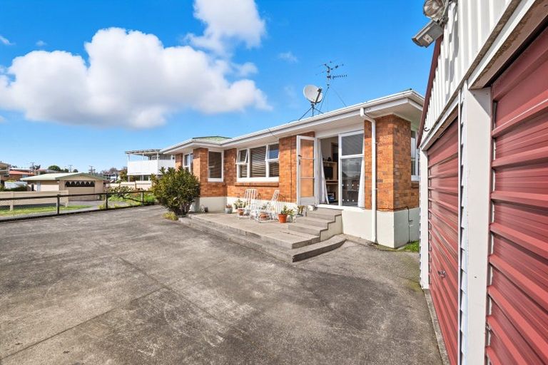 Photo of property in 259 Ngatai Road, Otumoetai, Tauranga, 3110
