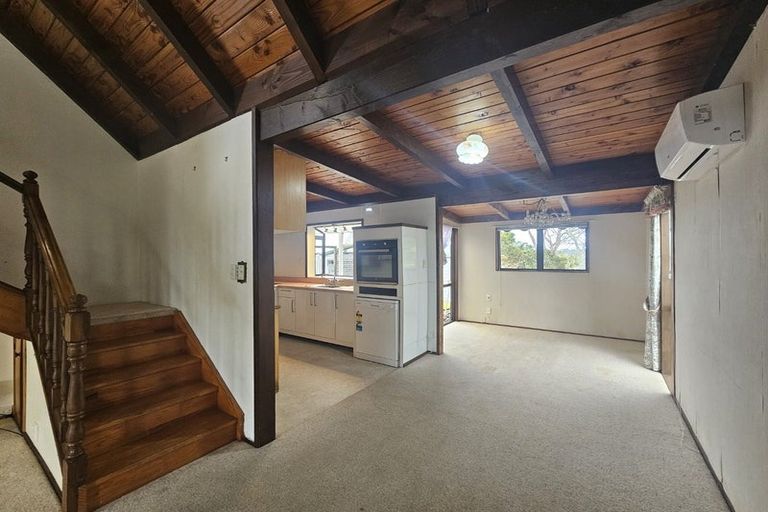 Photo of property in 11 Vipond Road, Stanmore Bay, Whangaparaoa, 0932