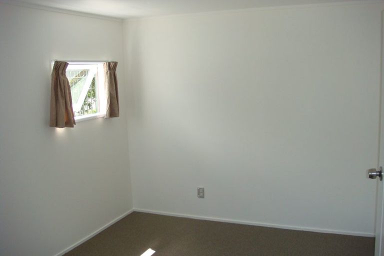 Photo of property in 20 Serwayne Place, Sunnyvale, Auckland, 0612