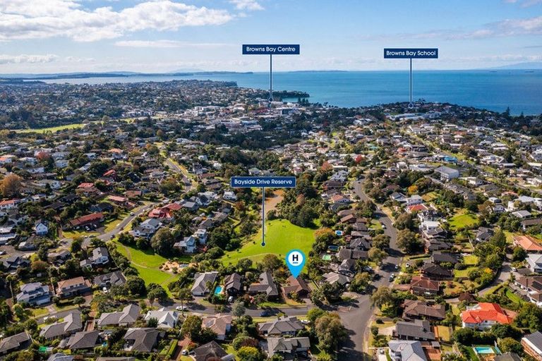 Photo of property in 1 Crestview Place, Browns Bay, Auckland, 0630
