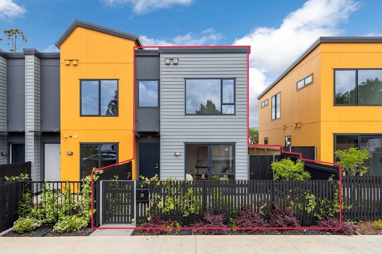 Photo of property in 33 Isabella Lane, Henderson, 0610