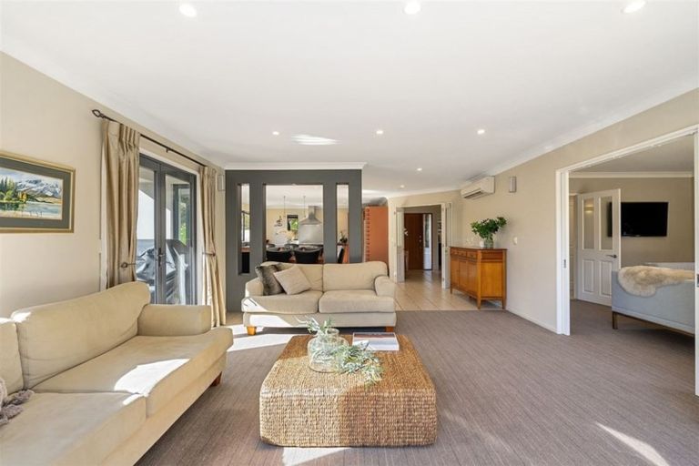 Photo of property in 6 Heacham Lane, Harewood, Christchurch, 8051