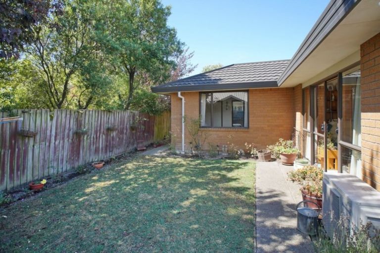 Photo of property in 2/58 Sawyers Arms Road, Northcote, Christchurch, 8052