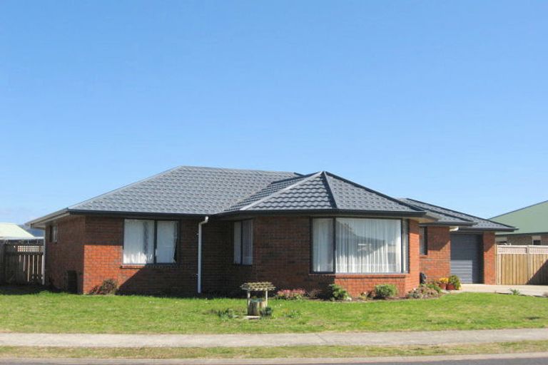 Photo of property in 35 Cholmondeley Crescent, Whitianga, 3510