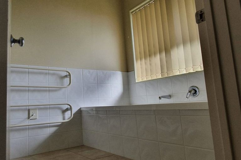 Photo of property in 8 Bokeen Lane, Flat Bush, Auckland, 2019