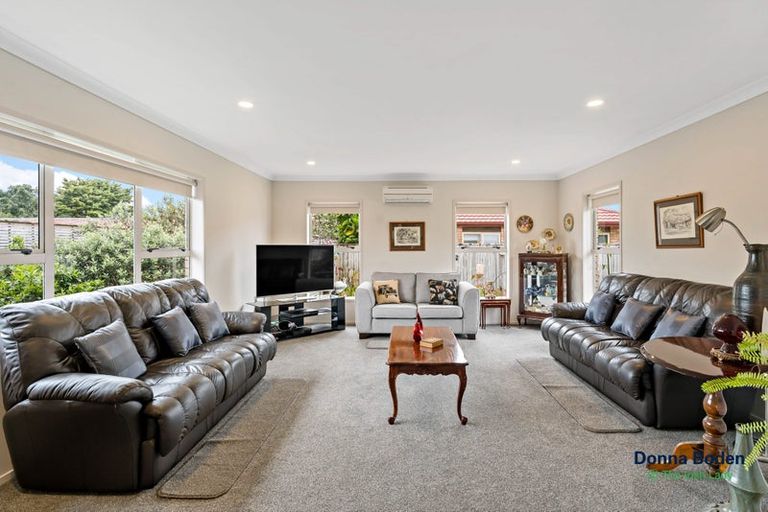 Photo of property in 3 Parsot Place, Pukekohe, 2120