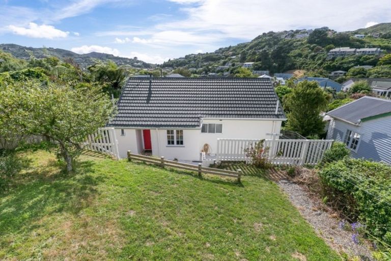 Photo of property in 16 Hathaway Avenue, Karori, Wellington, 6012
