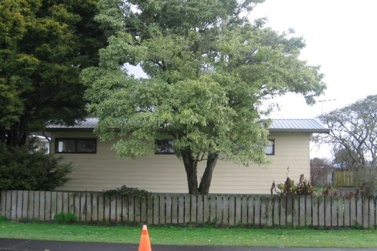 Photo of property in 2/12 Short Street, Papakura, 2110