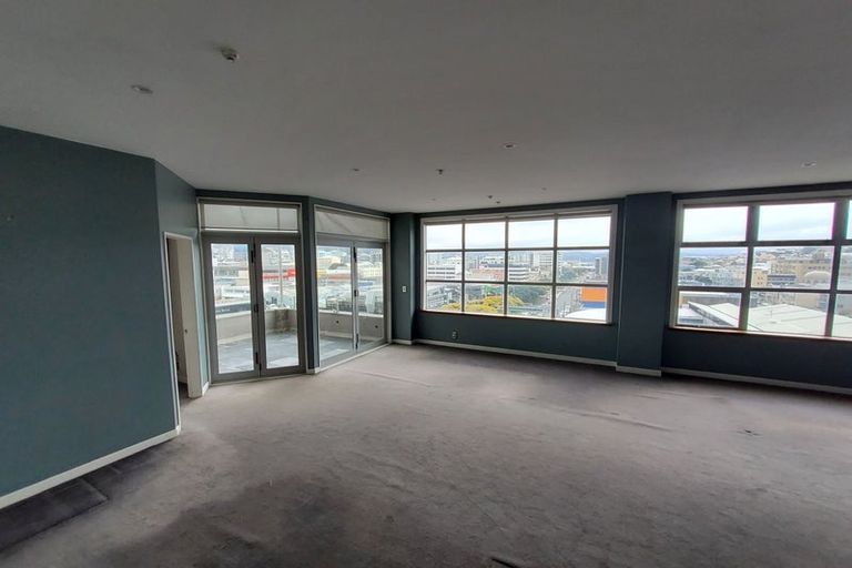 Photo of property in Grandstand Apartments, 38/80 Kent Terrace, Mount Victoria, Wellington, 6011