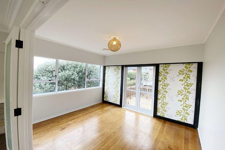 Photo of property in 3 Larne Avenue, Pakuranga Heights, Auckland, 2010