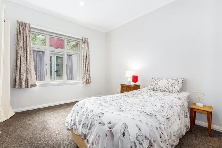 Photo of property in 1 Gordon Road, Plimmerton, Porirua, 5026