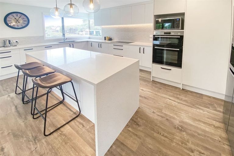 Photo of property in 54 Regency Crescent, Redwood, Christchurch, 8051