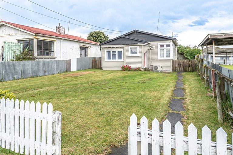 Photo of property in 20 Manuka Street, Castlecliff, Whanganui, 4501