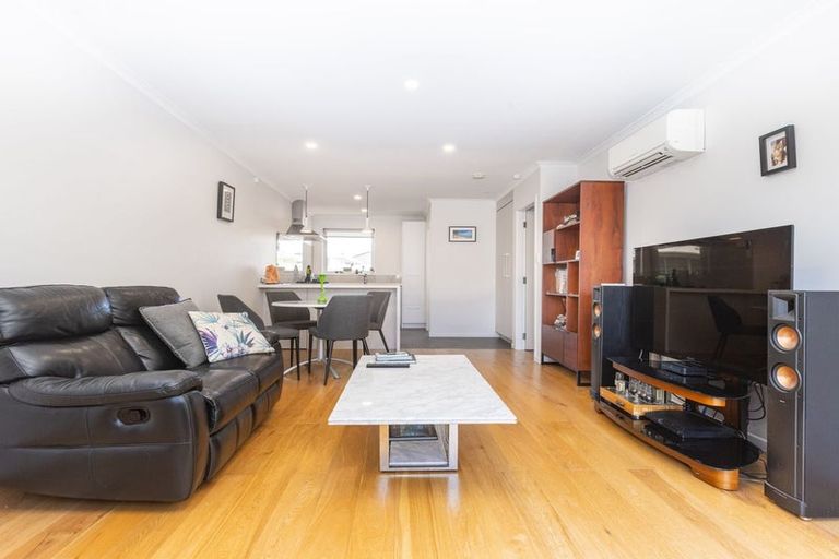 Photo of property in 2/104 Picton Avenue, Riccarton, Christchurch, 8011