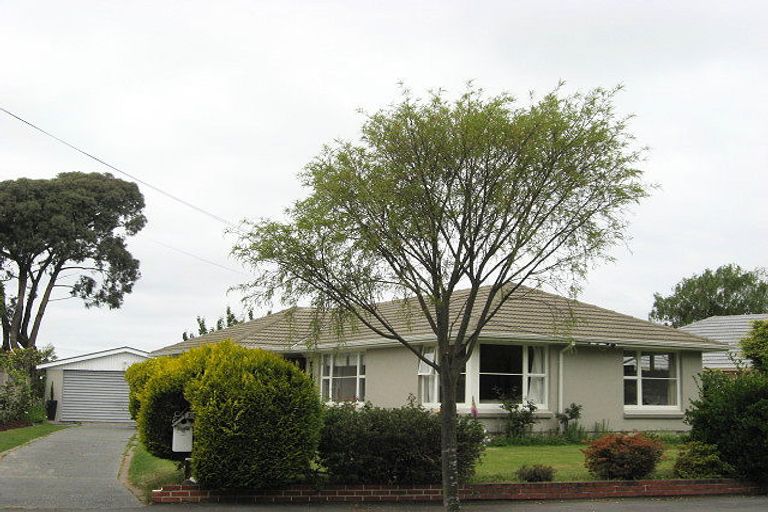 Photo of property in 30 Sevenoaks Drive, Bryndwr, Christchurch, 8053