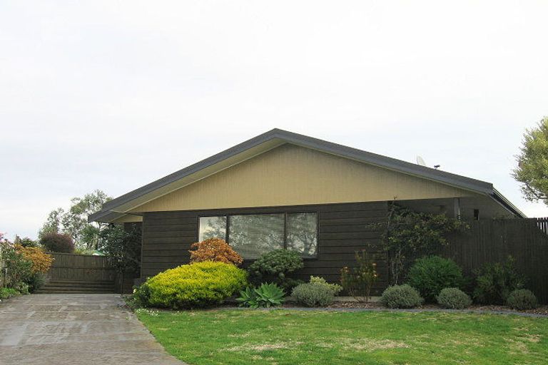 Photo of property in 12 Saint James Court, Paraparaumu, 5032