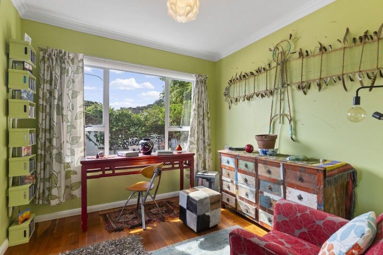 Photo of property in 137 Muritai Road, Eastbourne, Lower Hutt, 5013