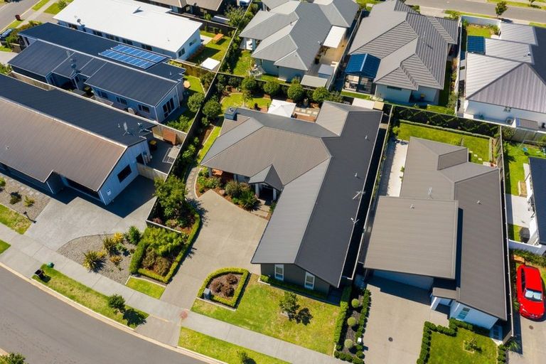 Photo of property in 34 Awatira Drive, Papamoa Beach, Papamoa, 3118