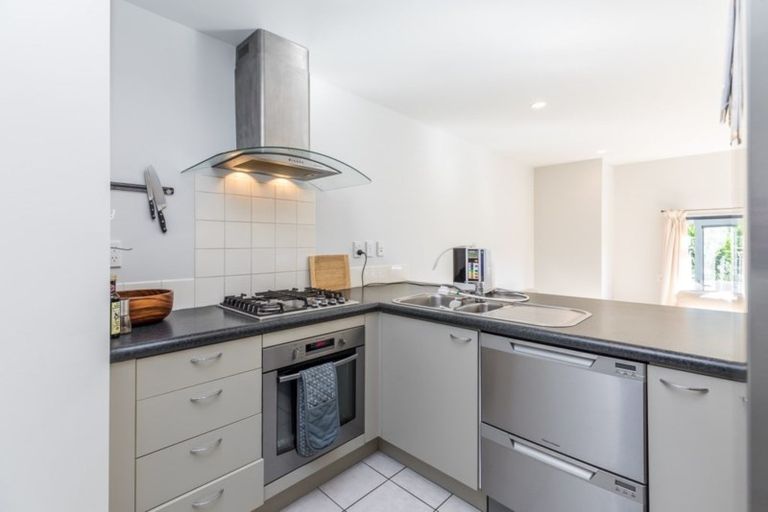 Photo of property in 5/19 Langana Avenue, Browns Bay, Auckland, 0630