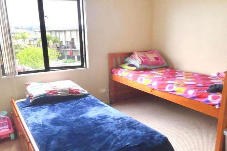 Photo of property in 6 Opito Way, East Tamaki, Auckland, 2013