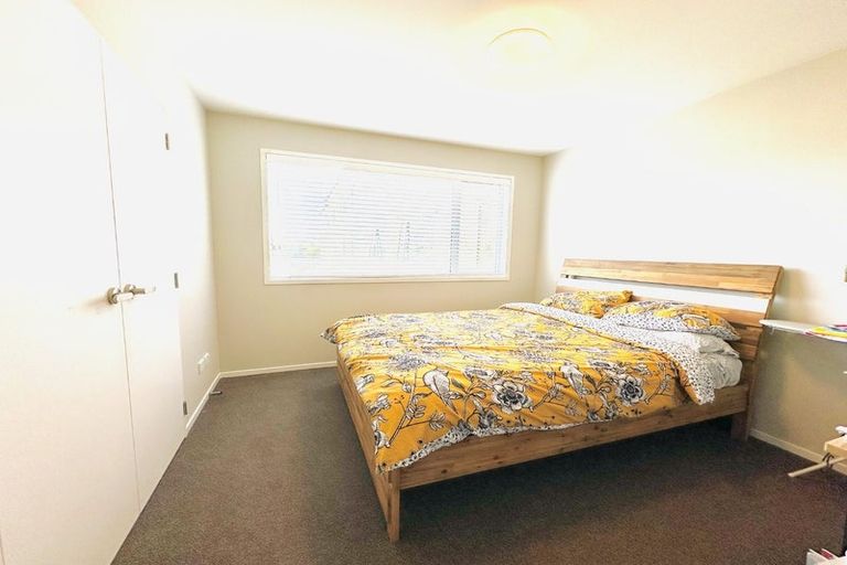 Photo of property in 10/11 Ray Small Drive, Papakura, 2110