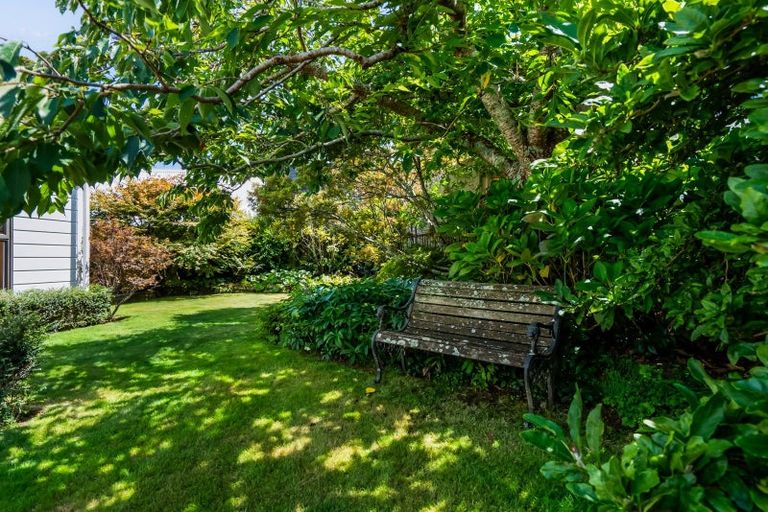 Photo of property in 301 Mangorei Road, Merrilands, New Plymouth, 4312