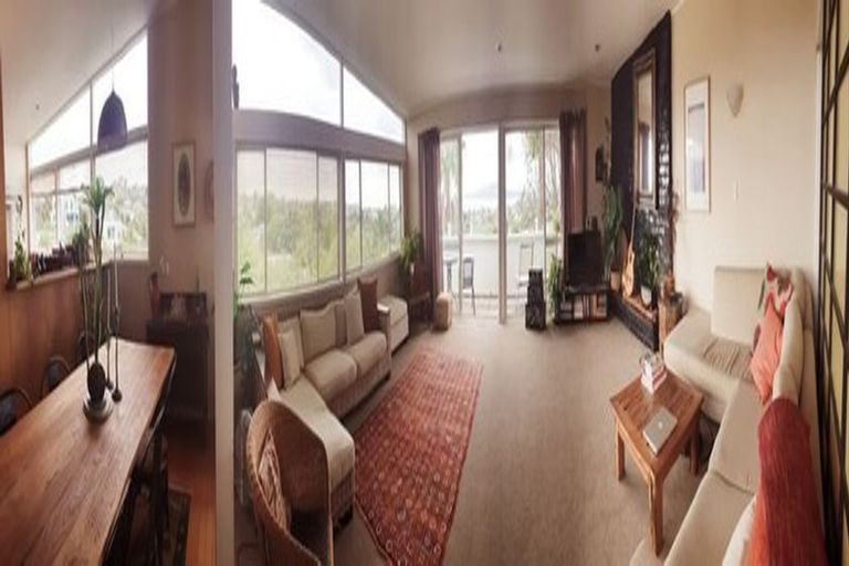 Photo of property in 61 Parr Terrace, Castor Bay, Auckland, 0620