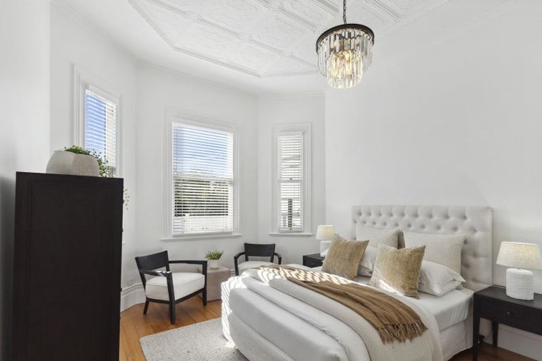 Photo of property in 4 Clarence Road, Northcote Point, Auckland, 0627