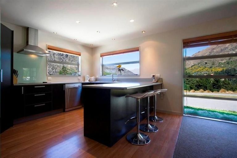 Photo of property in 6 Morning Star Terrace, Arthurs Point, Queenstown, 9371