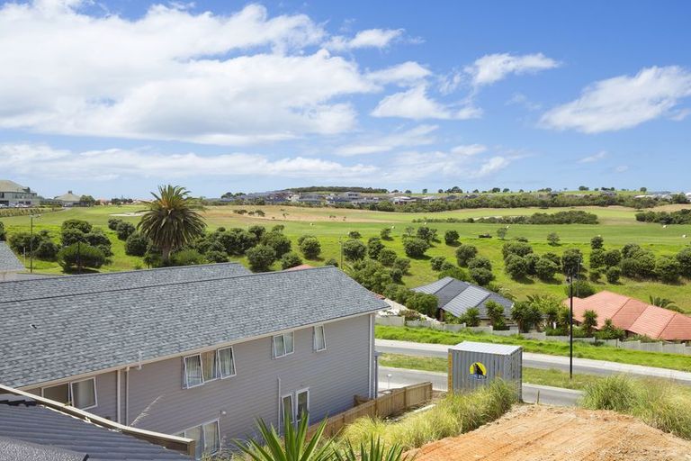 Photo of property in 92 Nautilus Drive, Gulf Harbour, Whangaparaoa, 0930