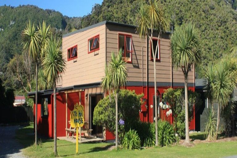 Photo of property in 11 Owen Street, Punakaiki, 7873