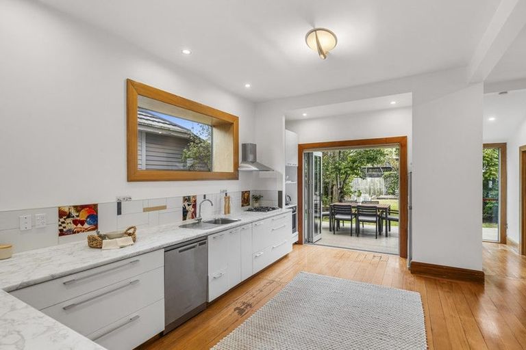 Photo of property in 27 Hardwicke Street, Sumner, Christchurch, 8081