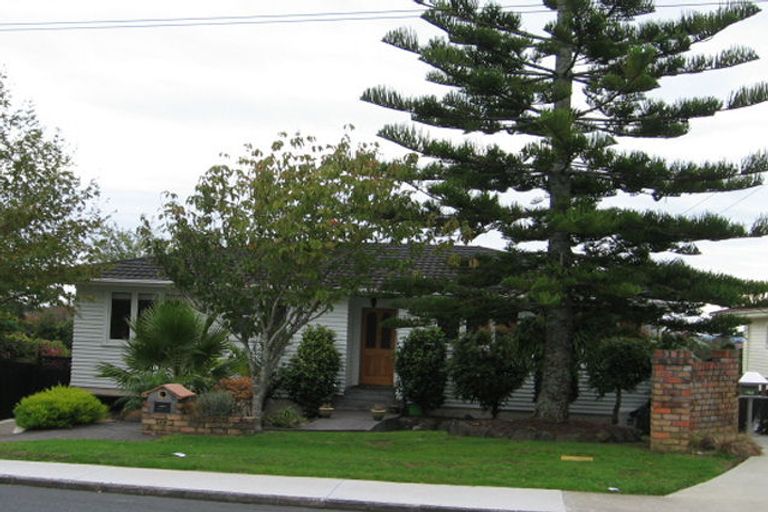 Photo of property in 1/116 Sandspit Road, Shelly Park, Auckland, 2014