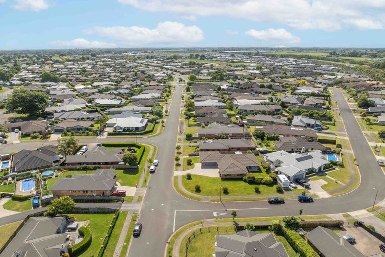 Photo of property in 21 Madison Street, Cambridge, 3434
