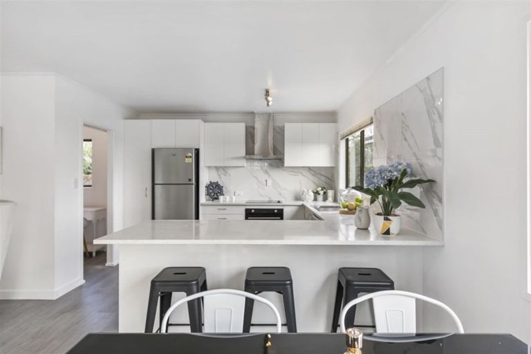 Photo of property in 65 Reynella Drive, Massey, Auckland, 0614