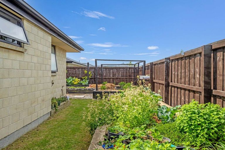 Photo of property in 4 Shillingford Boulevard, Rolleston, 7615