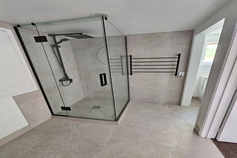 Photo of property in 19 Hutchinsons Road, Bucklands Beach, Auckland, 2014