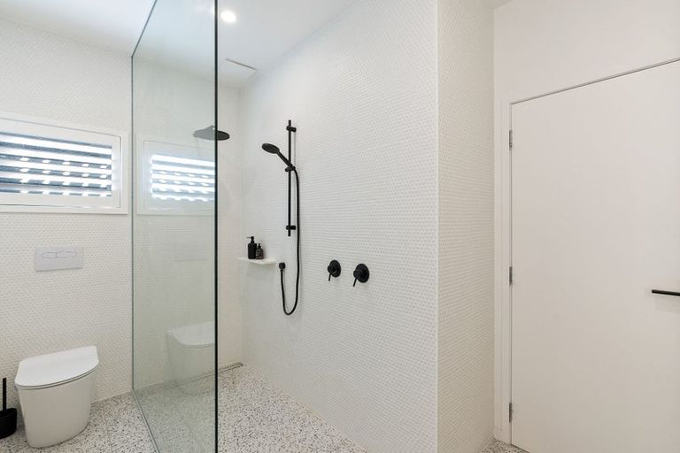 Photo of property in 3 Homewood Avenue, Karori, Wellington, 6012